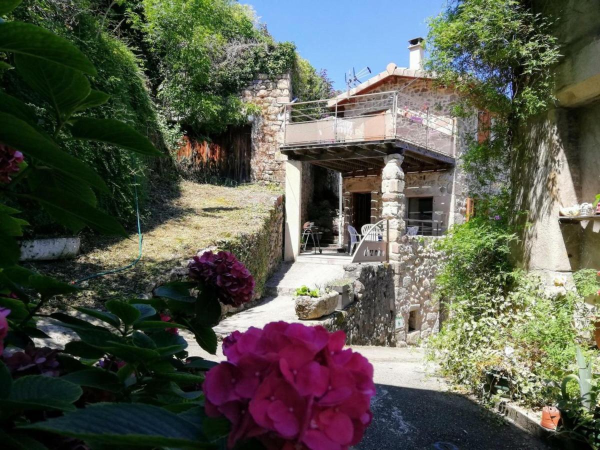 Gite De Charme Avec 2 Terrasses, Au Coeur Du Parc Du Pilat, Confortable Et Equipe - Fr-1-496-40 Malleval Exterior photo